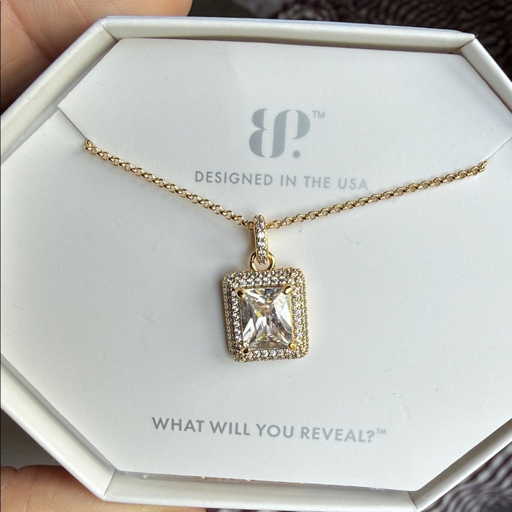 BP Elegant Gold Pendant Necklace